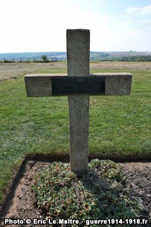 Tombe du sergent Émile Léon Pasquier, 62e Régiment d'Infanterie, mort pour la France le 28 juillet 1915.
